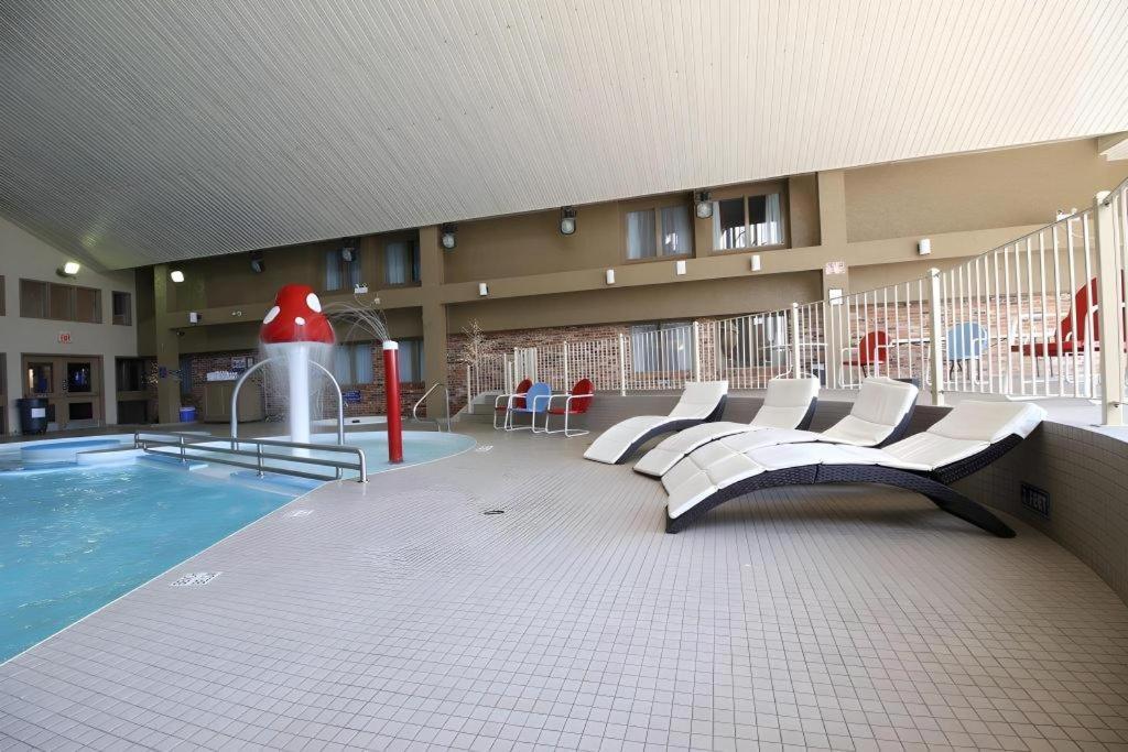 Medicine Hat Inn & Suites Zewnętrze zdjęcie