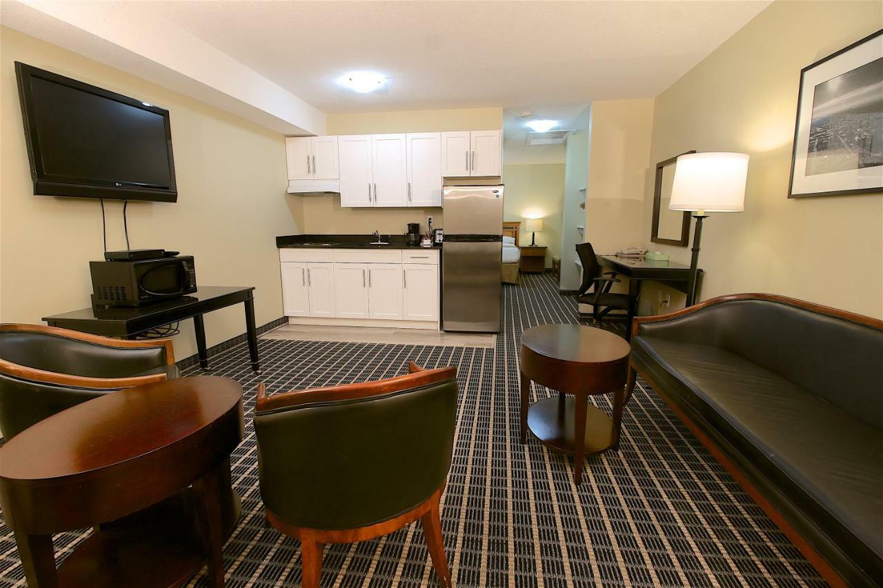 Medicine Hat Inn & Suites Zewnętrze zdjęcie