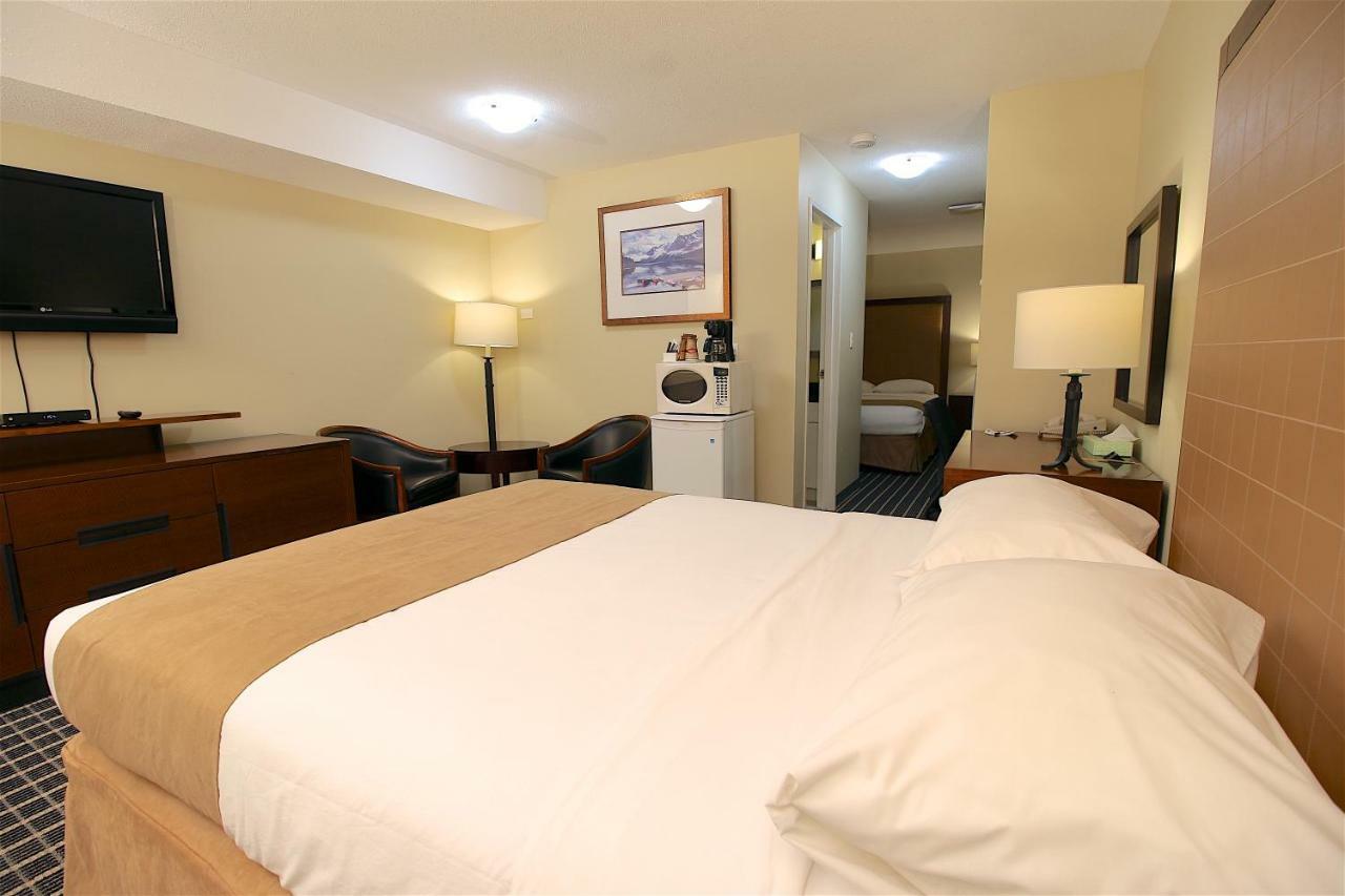 Medicine Hat Inn & Suites Zewnętrze zdjęcie