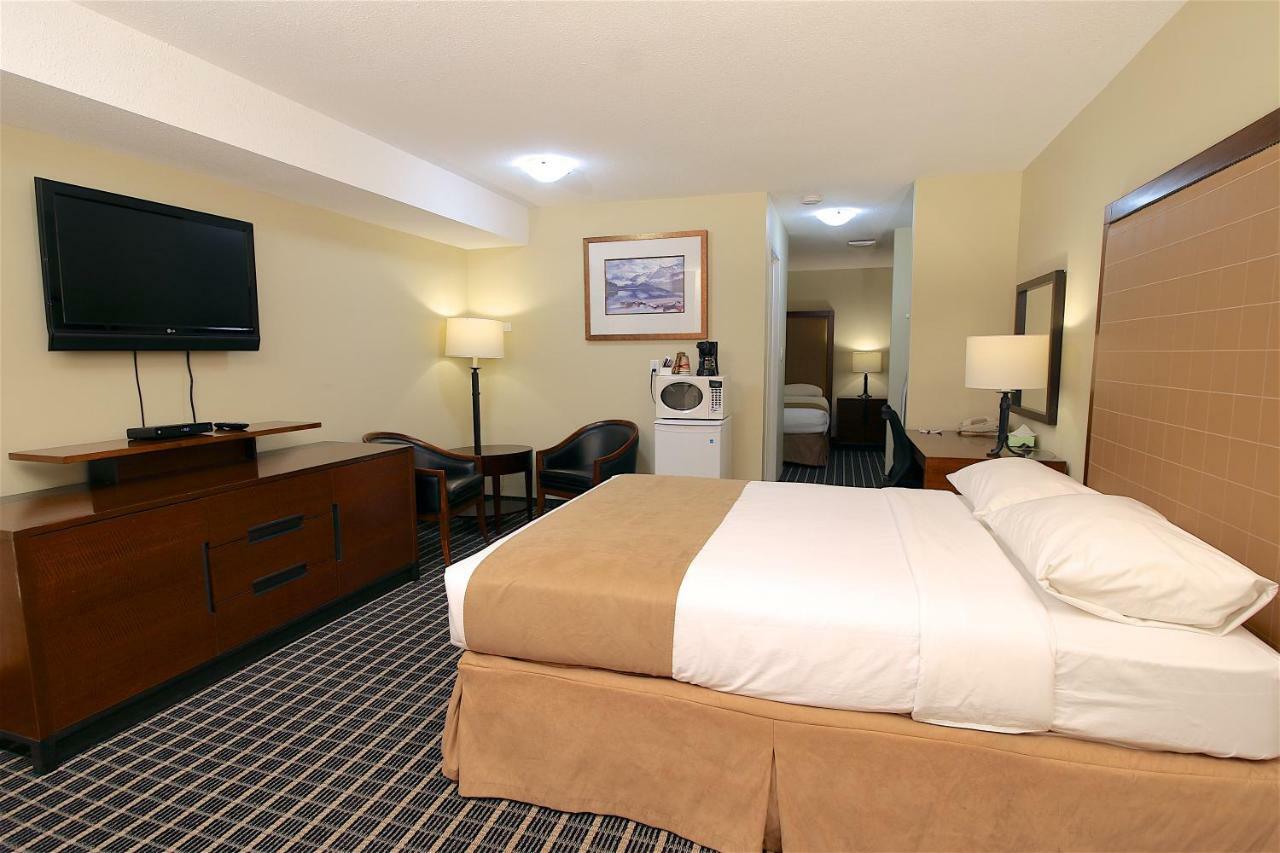 Medicine Hat Inn & Suites Zewnętrze zdjęcie