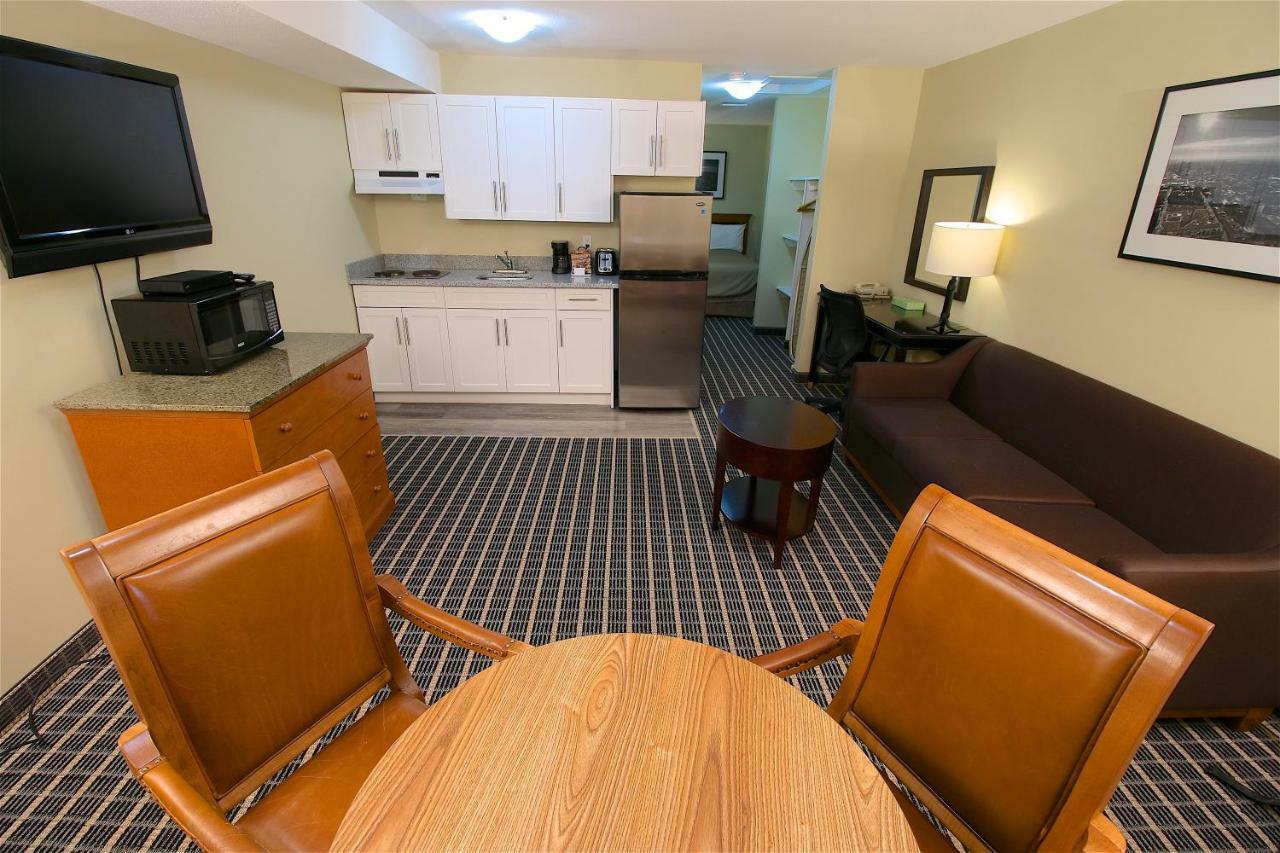 Medicine Hat Inn & Suites Zewnętrze zdjęcie