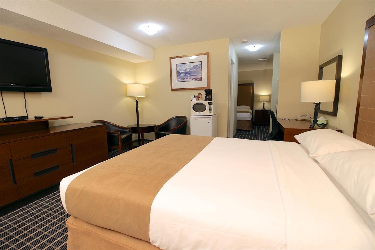 Medicine Hat Inn & Suites Zewnętrze zdjęcie